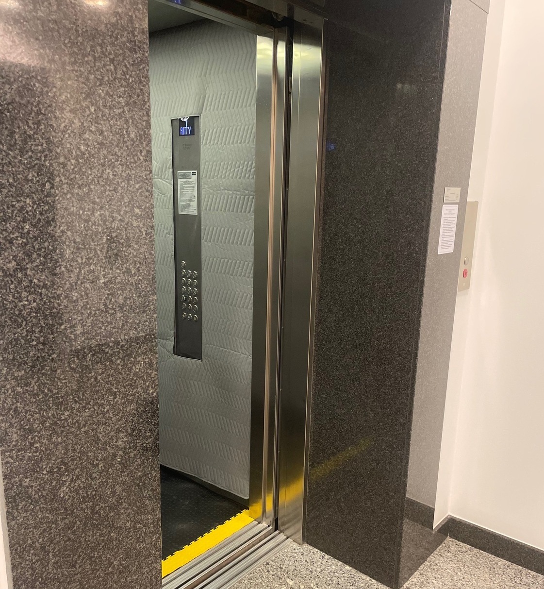 Защита порталов лифта